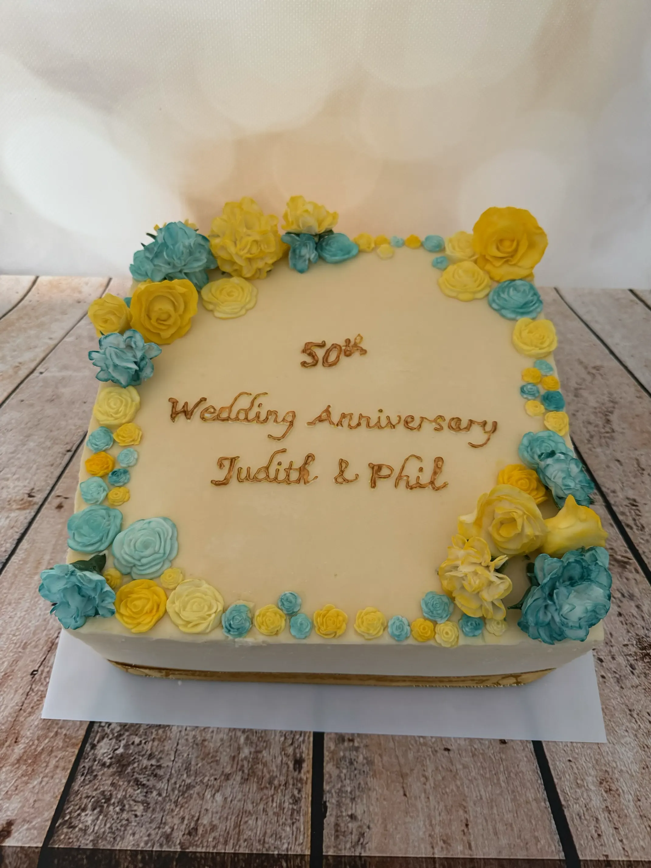 Wedding Anniversary Cake